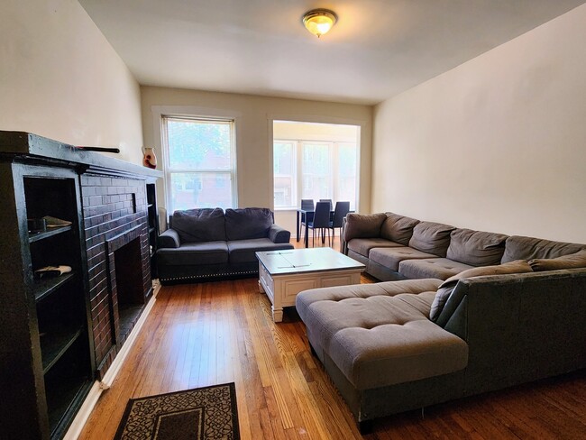 Foto del edificio - 2218 N St Louis Ave
