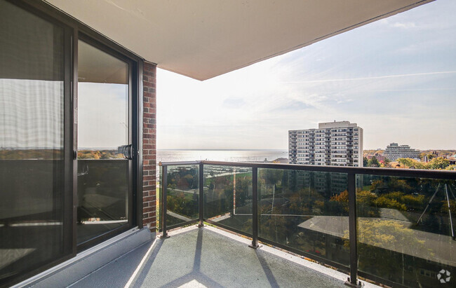 Building Photo - Marine Towers