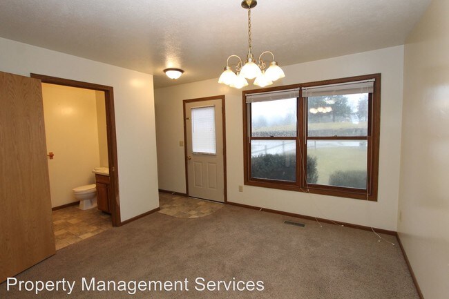 Building Photo - 815 W Wilden Ave