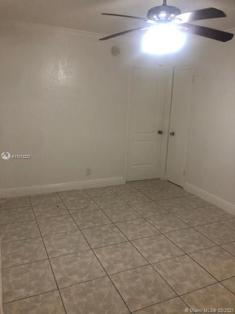 Building Photo - 3128 SW 12th Pl