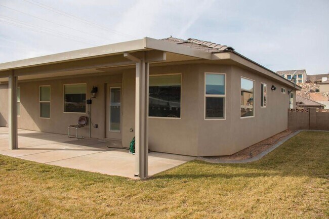 Foto del edificio - Beautiful 3 Bedroom, 2 bathroom Home in Hu...