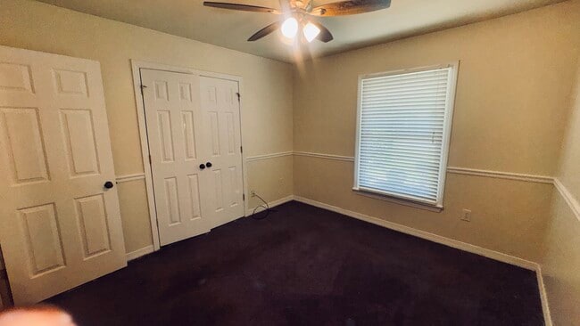 Building Photo - 405 Harvest Dr