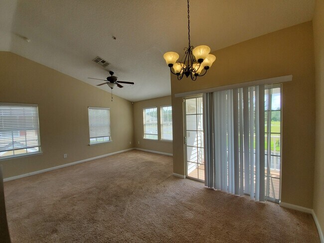 Foto del edificio - 575 Oakleaf Plantation Pkwy