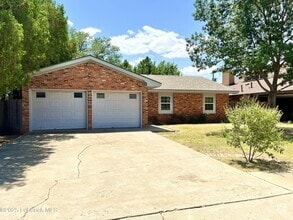 Building Photo - 2205 33rd St