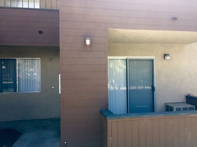 Balcony - 615 Moss St