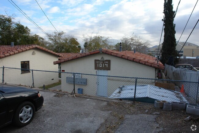 Foto del edificio - Cottage Park Apartments