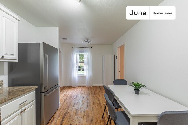 Building Photo - 6307 Chesterfield Avenue