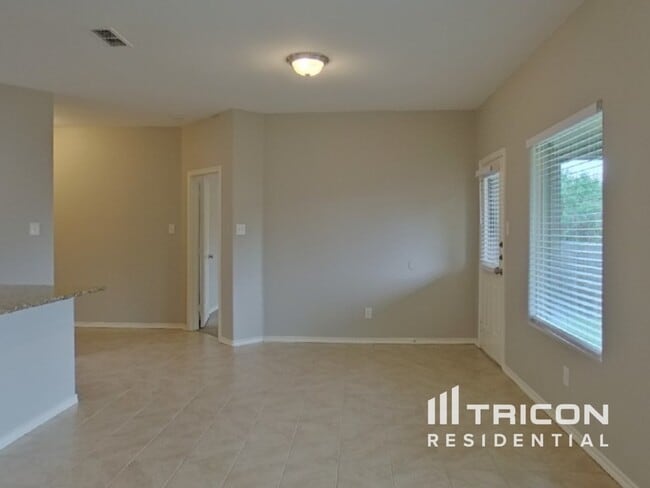 Building Photo - 141 Bridlewood St