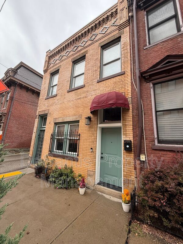 Primary Photo - 516 E North Ave