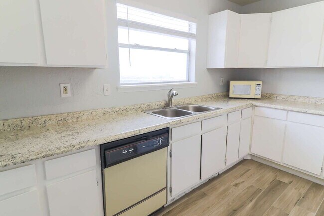 Foto del edificio - 4800 N Stanton St