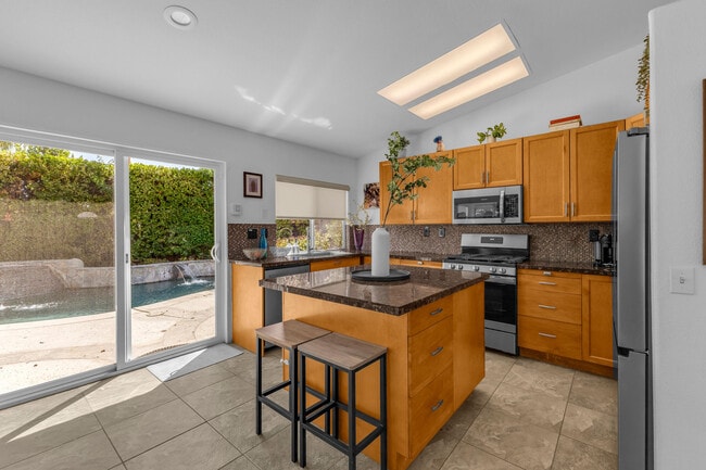 Building Photo - 45460 Coldbrook Ln