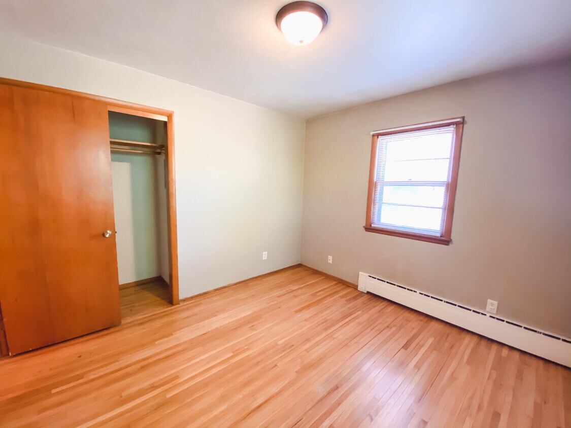 Foto principal - 620 9th Ave N