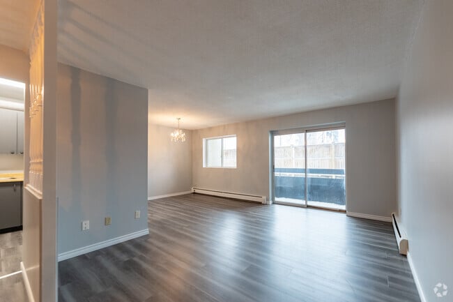 Building Photo - 60 River Rd E