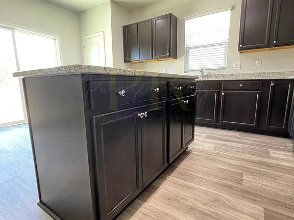 Building Photo - 3115 Carpenter Rd