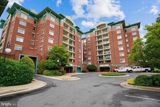 Building Photo - 505 E Braddock Rd