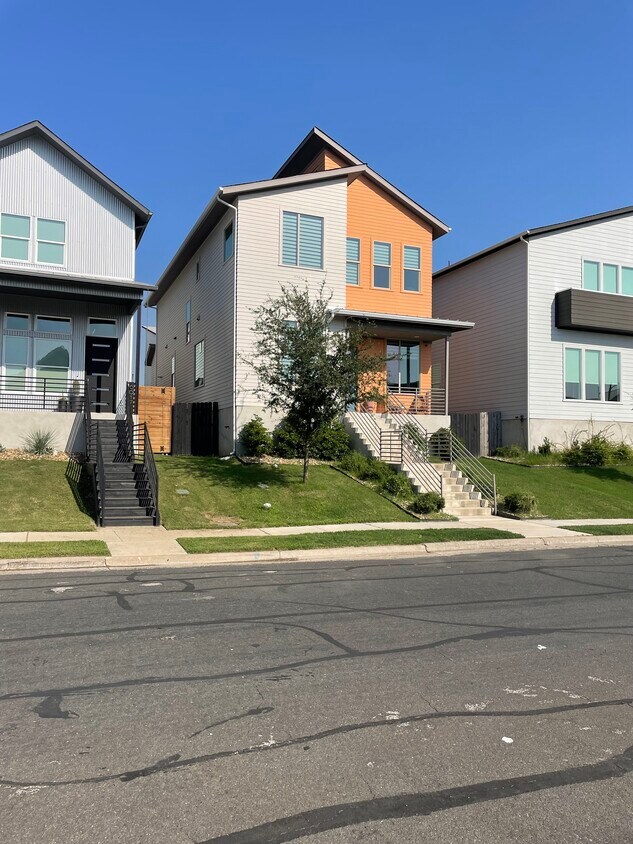 Foto principal - 6013 Florencia Ln