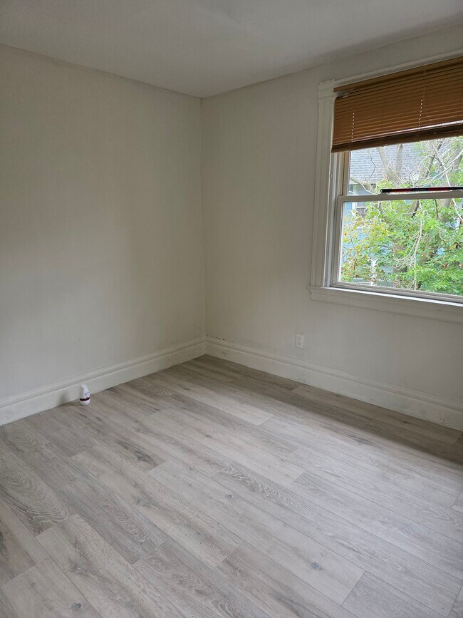 Foto del edificio - 983 Portland Ave