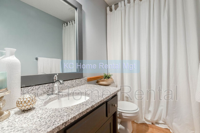 Foto del edificio - 6367 Hilltop St