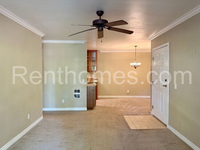 Foto del edificio - 9929 Azuaga St