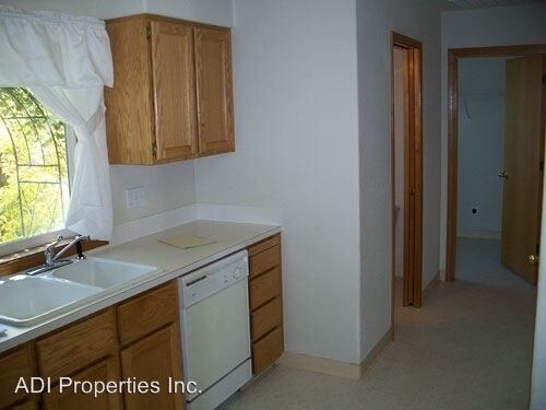 Building Photo - 3 br, 2.5 bath House - 728 SE Century Blvd.