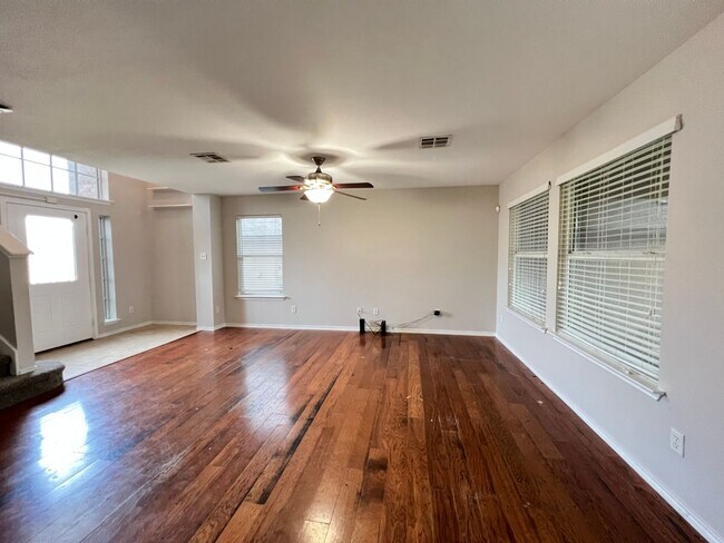 Building Photo - Coming Soon 4 Bedroom 2.5 Bath Killeen