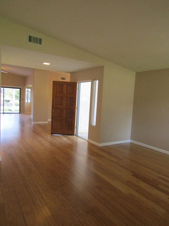 Foto del edificio - 3 br, 2 bath House - 637 Barberry Way