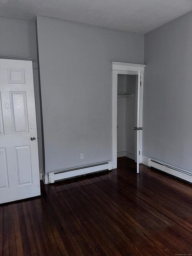 Building Photo - 442 Carroll Ave