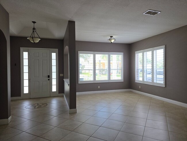 Foto del edificio - 14723 Capote Ln