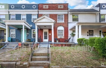 Building Photo - 2611 Grayland Ave