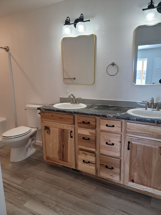 Foto del edificio - 914 Concerto Lane