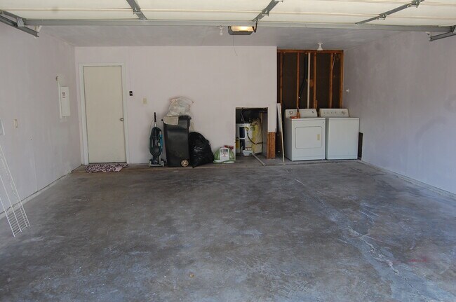 Building Photo - 706 Bel Aire Crest