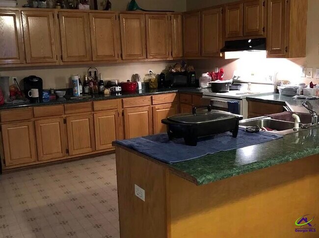 Foto del edificio - 136 Oscar Ct