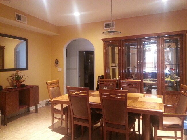 Dining room - 162 Shaler Ave
