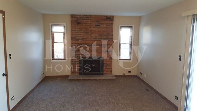 Foto del edificio - 1400 Brittany Ct