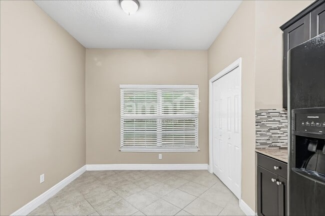 Building Photo - 30113 Saddlebred Ln