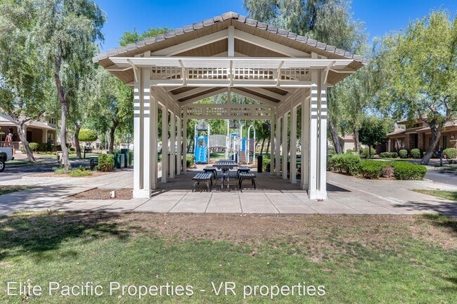 Building Photo - 3 br, 2.5 bath House - 21023 W Prospector Way