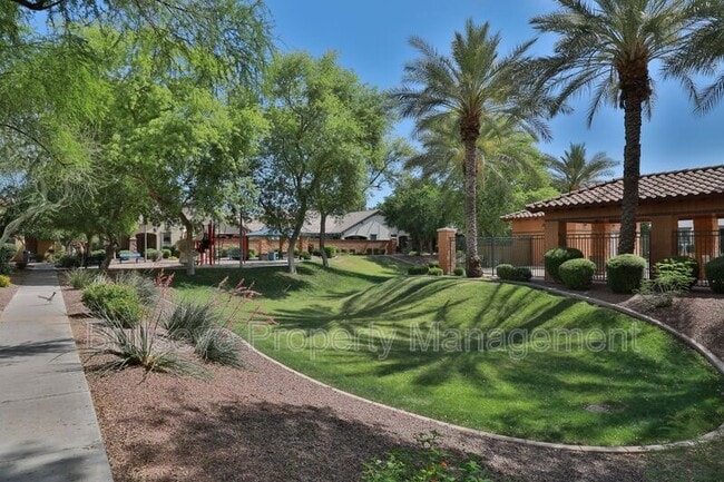 Building Photo - 2581 S Penrose Dr