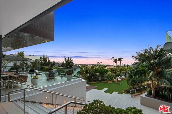 Foto del edificio - 8420 Sunset Blvd