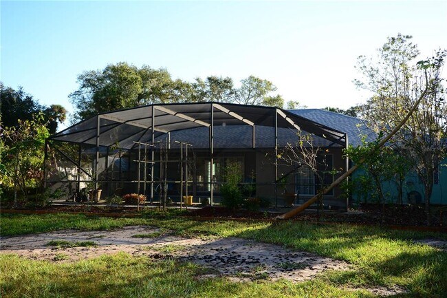 Building Photo - 1501 Lambert Ave