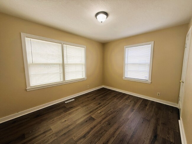 Foto del edificio - 1721 S Volutsia Ave