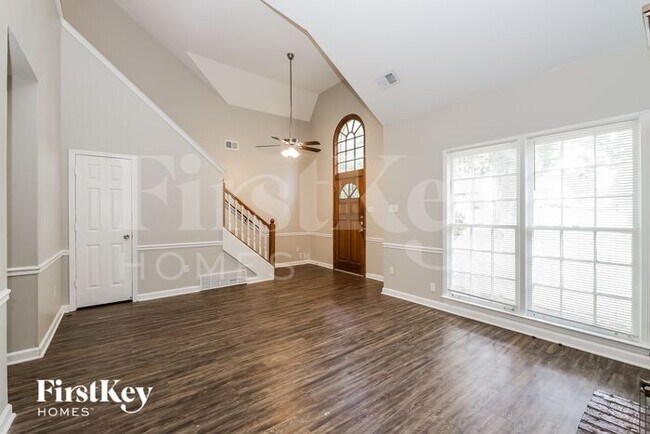 Building Photo - 5041 Cottage Ln