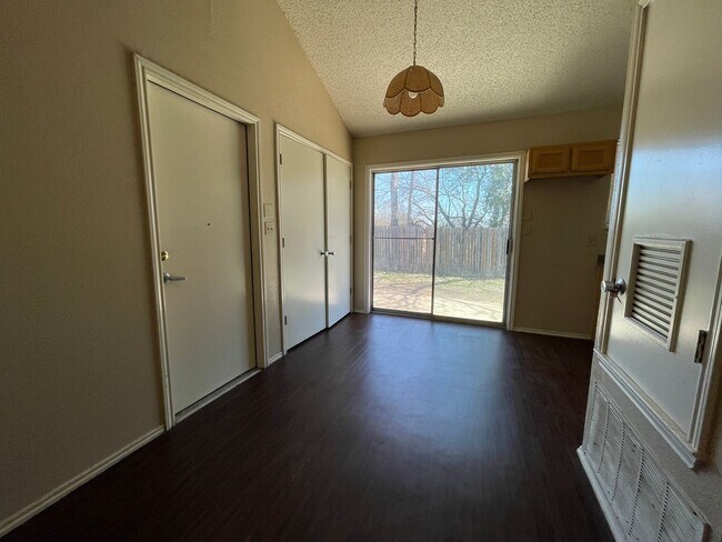Foto del edificio - 3-Bedroom, 2-Bath Rental Home – South San Antonio