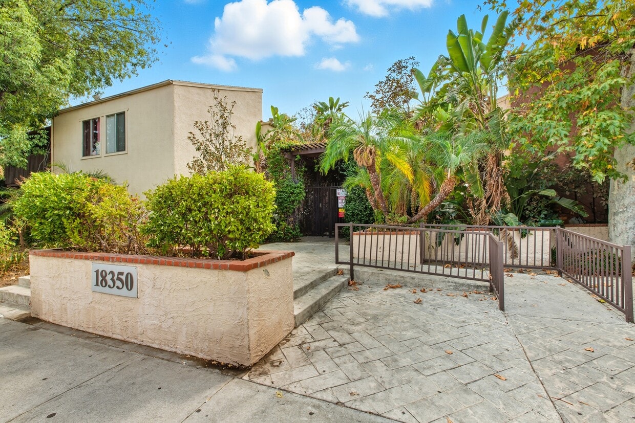 Primary Photo - 18350 Hatteras St