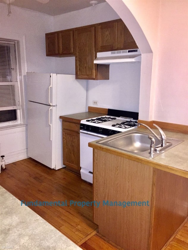 Primary Photo - 225 South Blvd