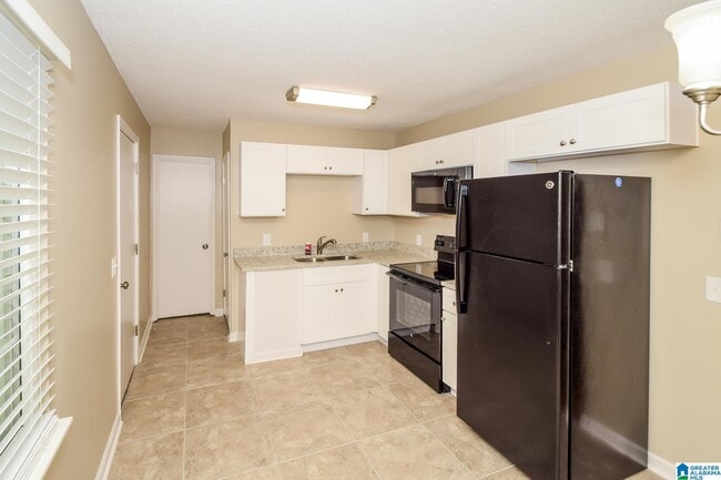 Building Photo - 1745 Molly Dr