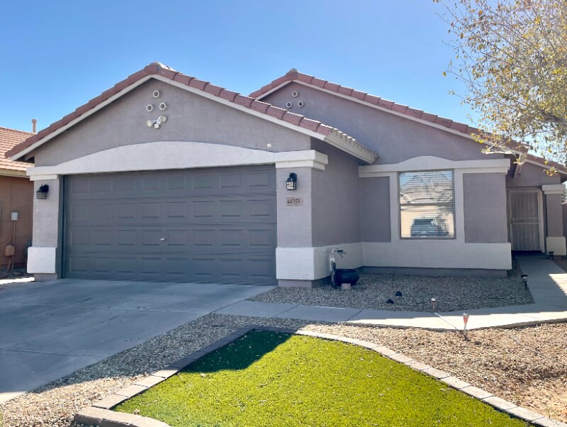 Foto principal - 44555 W Mescal Dr