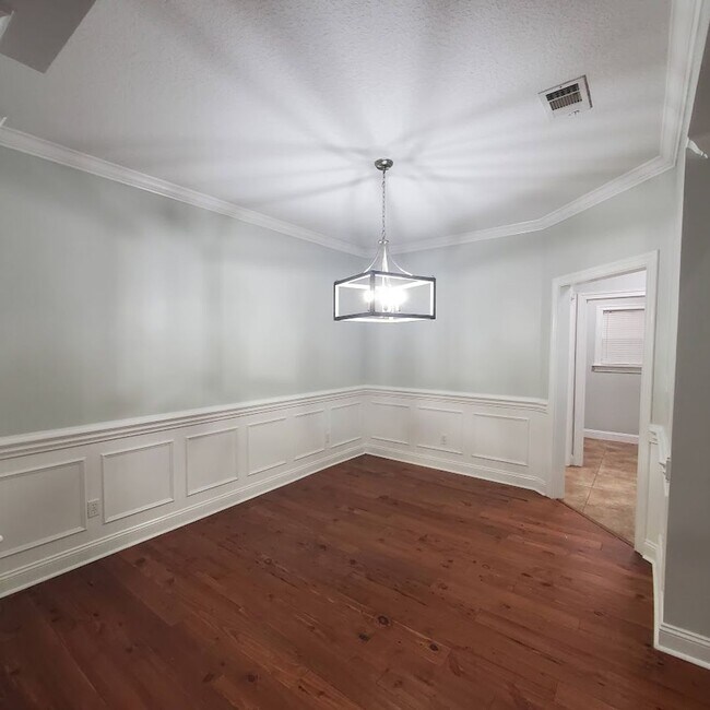 Foto del edificio - Spacious 3-Bedroom Home with Open Floor Plan and Fenced Backyard in Hahira, GA