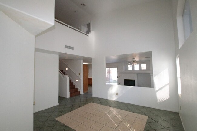 Building Photo - 2260 Blackberry Valley Way