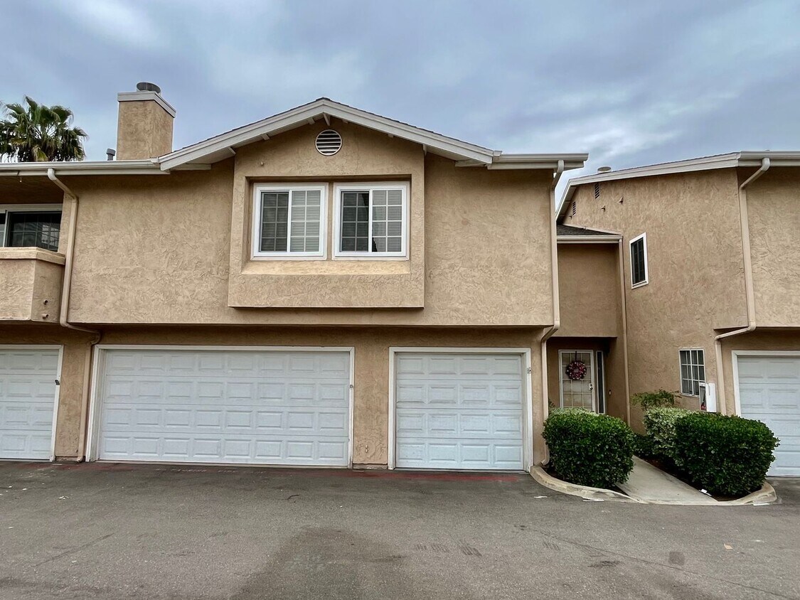 Primary Photo - Beautiful 2B 2.5BA Townhouse in El Cajon