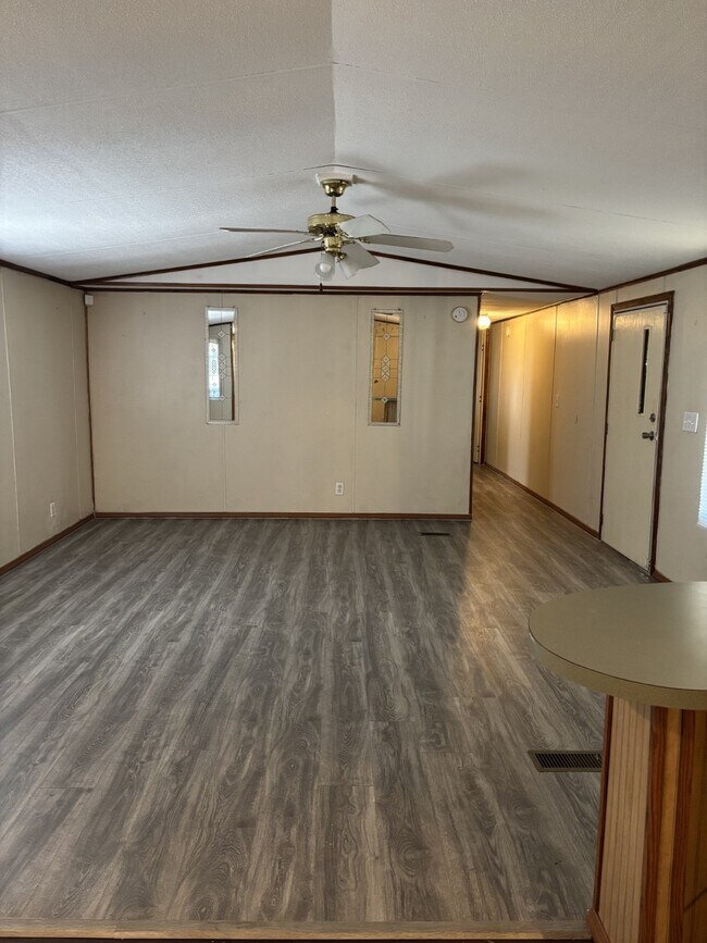 Foto del edificio - 1102 Turley Ct